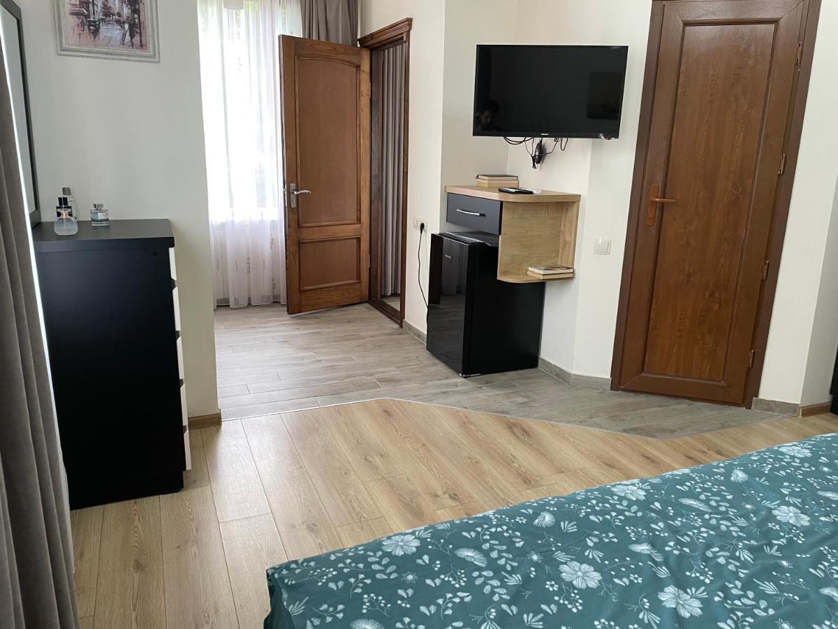 Temo Guest House 10 Batumi Exterior foto